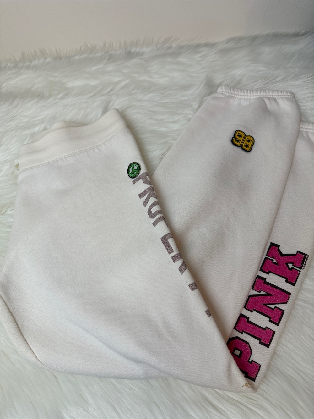 Vintage PINK Victoria's Secret White Capri Joggers with PINK logo down leg Sz S